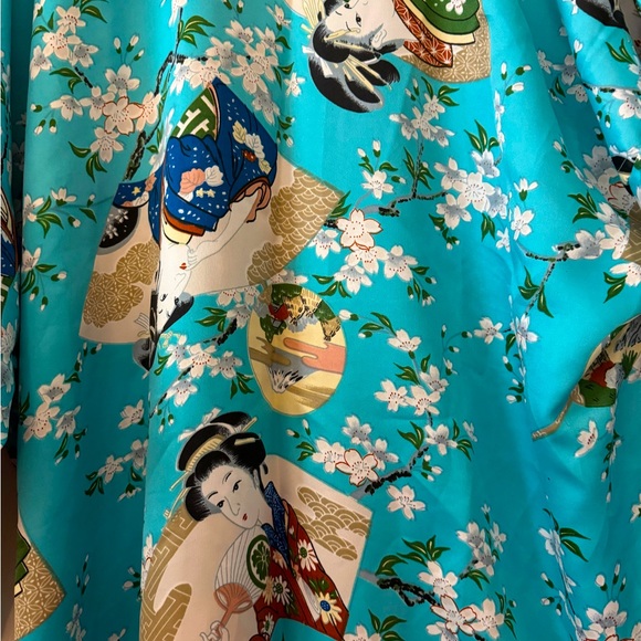 Satiny Geisha/Floral Print Kimono - XL - Picture 7 of 11